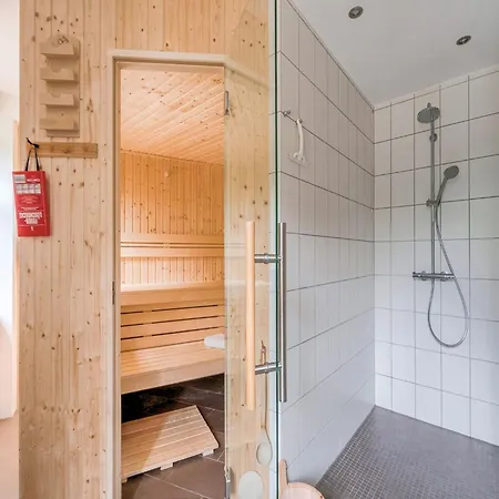 Helle Mit Terrasse Und Sauna, Cleaning Included Apartamento *
