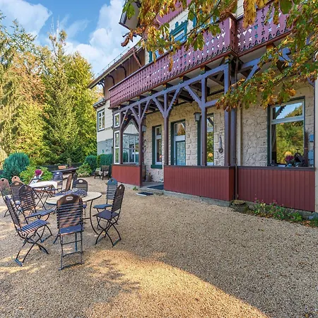Helle Mit Terrasse Und Sauna, Cleaning Included Apartamento *