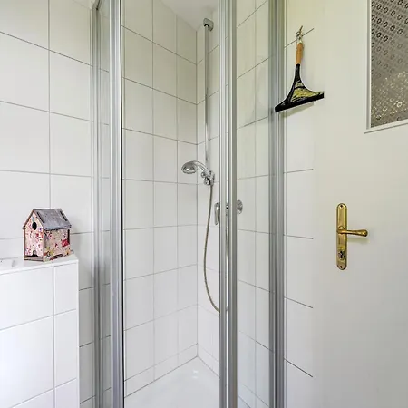 Helle Mit Terrasse Und Sauna, Cleaning Included Apartamento *